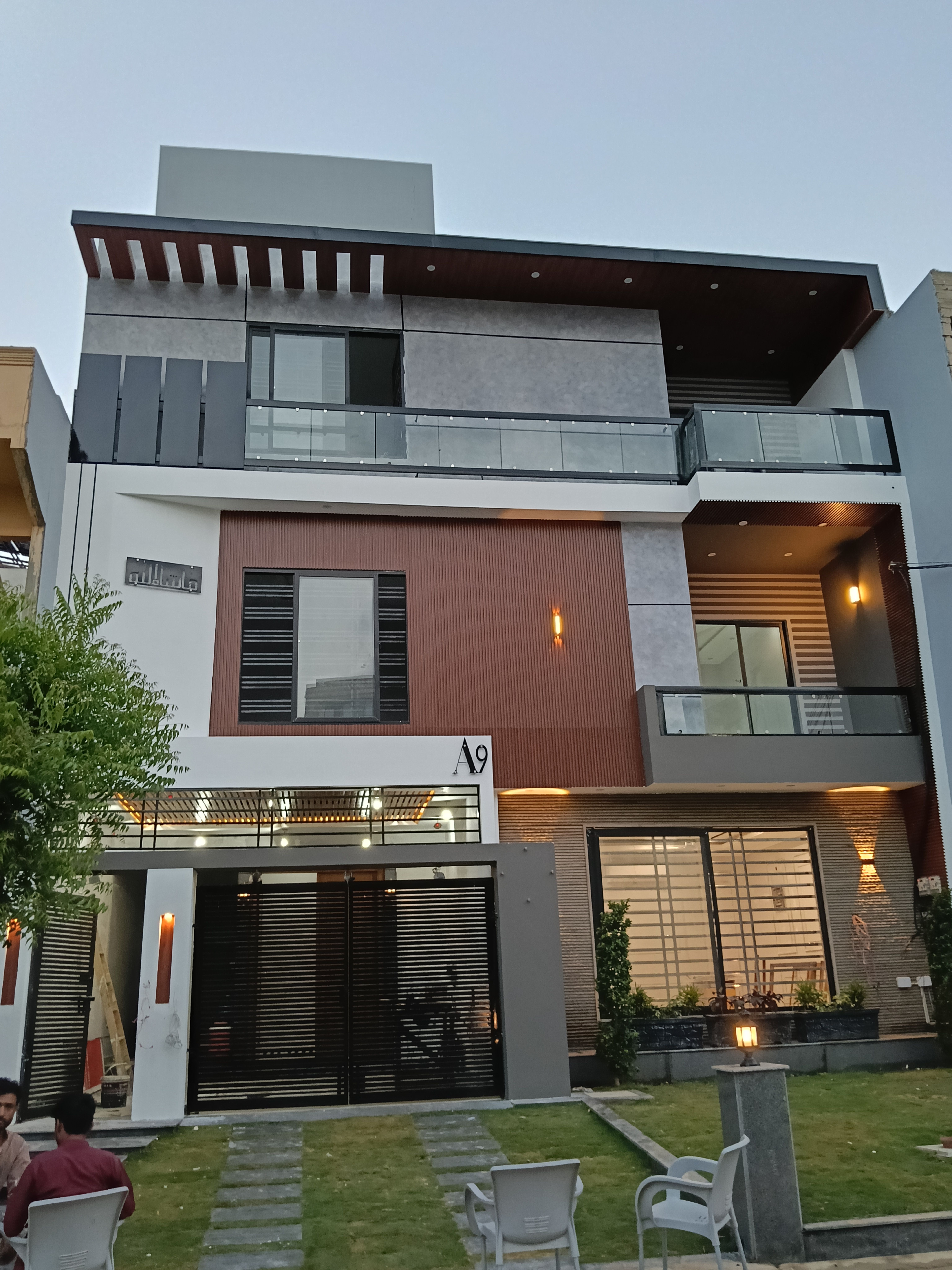 240 sq yd house