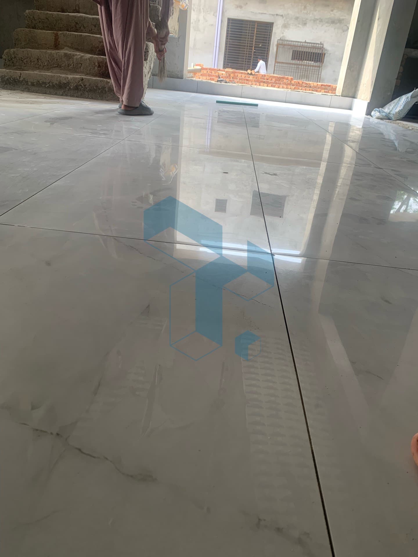 Tiles fixer