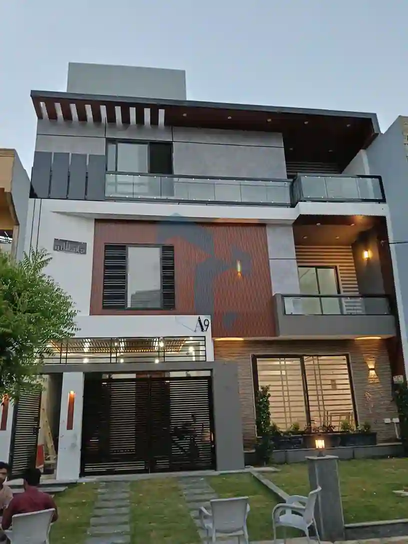 240 sq yd house