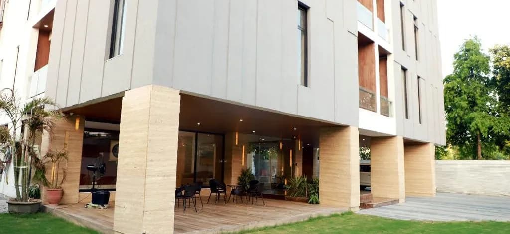 ADDRESS 73 – Luxury Boutique Apartments